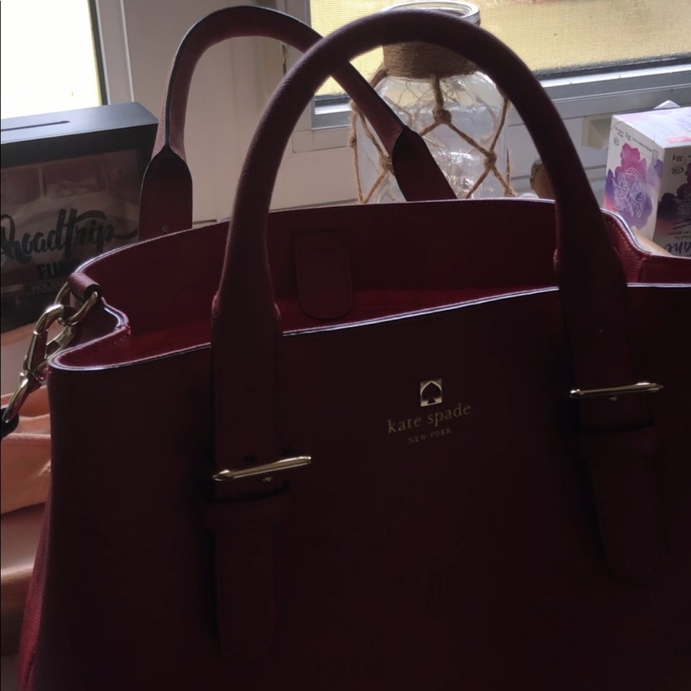 bright cherry red kate spade purse - Picture 3 of 3